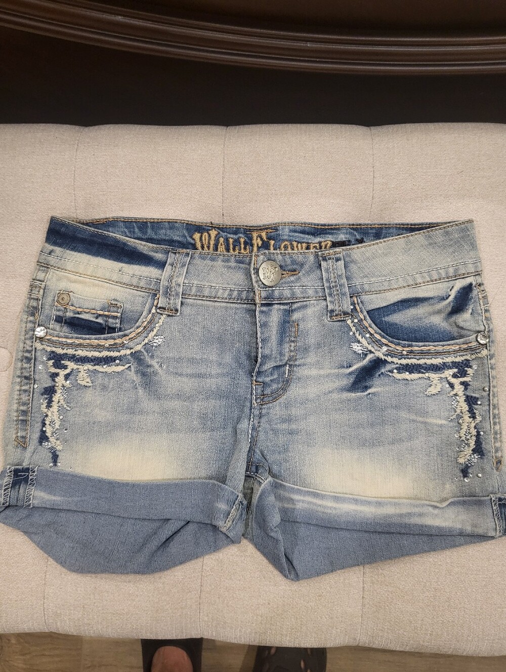 Wallflower Shorts Size 7